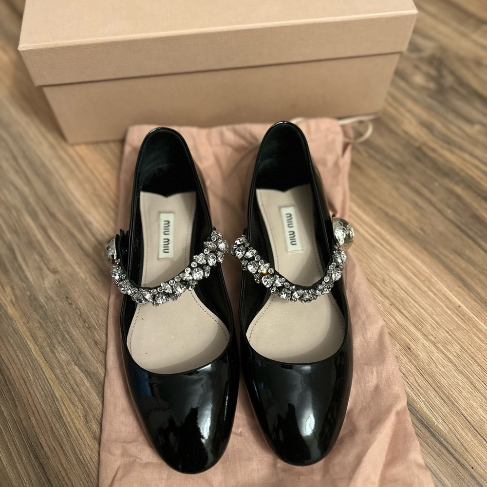 Miu Miu Patent leather ballet flats